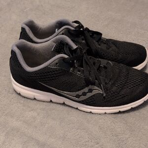Women's Saucony Grid Ideal Black and White Athletic Shoes, Size 8.5